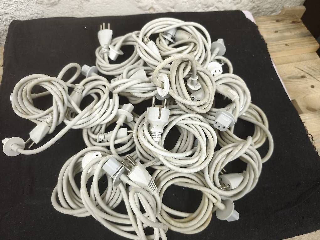Apple Câbles: 20× Apple Stromkabel Volex – D'occasion à Binningen par saviola01 1