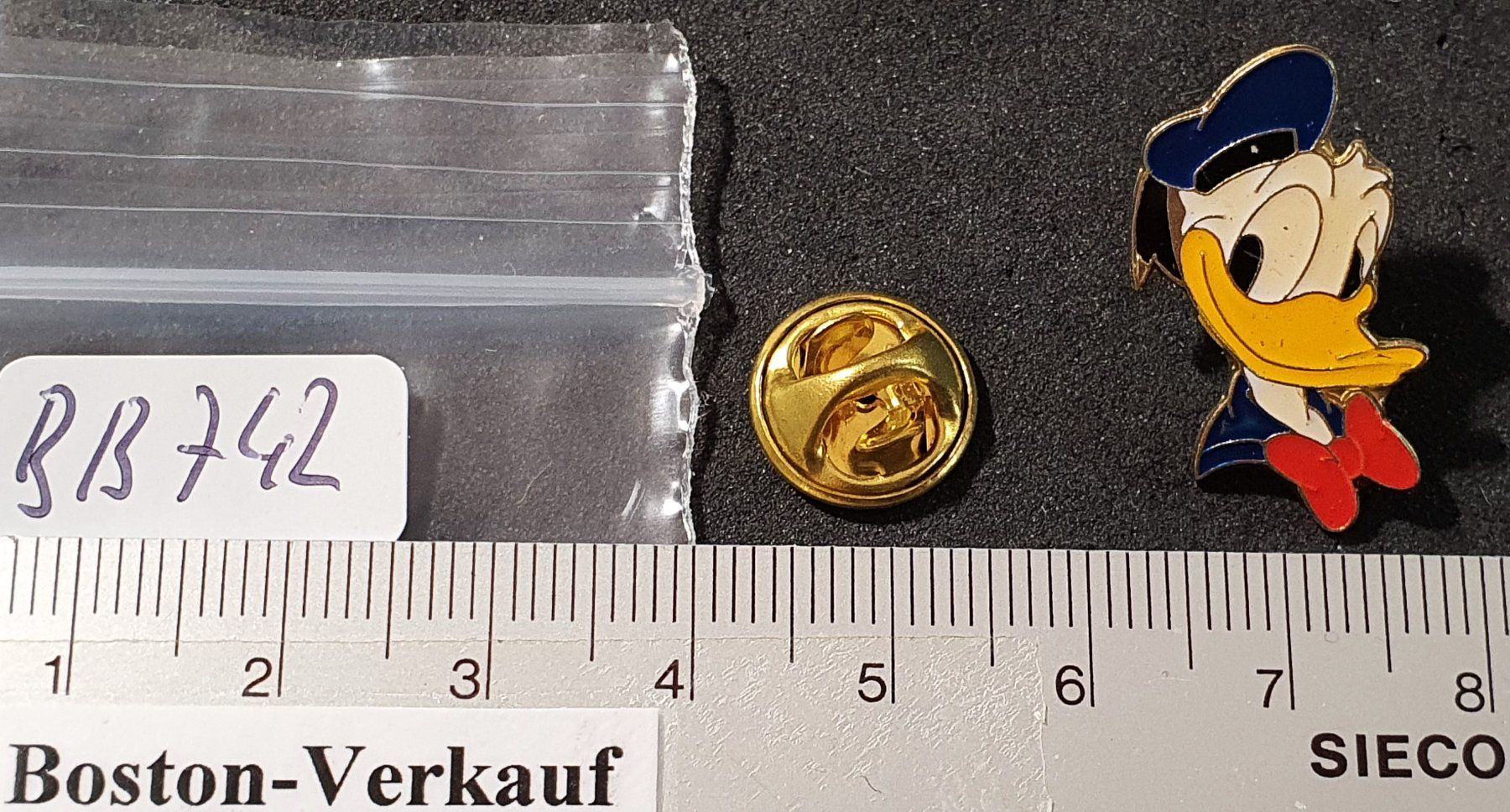 Placchette & Badge: BB742 - Pin Walt Disney - Donald Duck – Usato da Reinach BL venduto da Boston-Verkauf 1