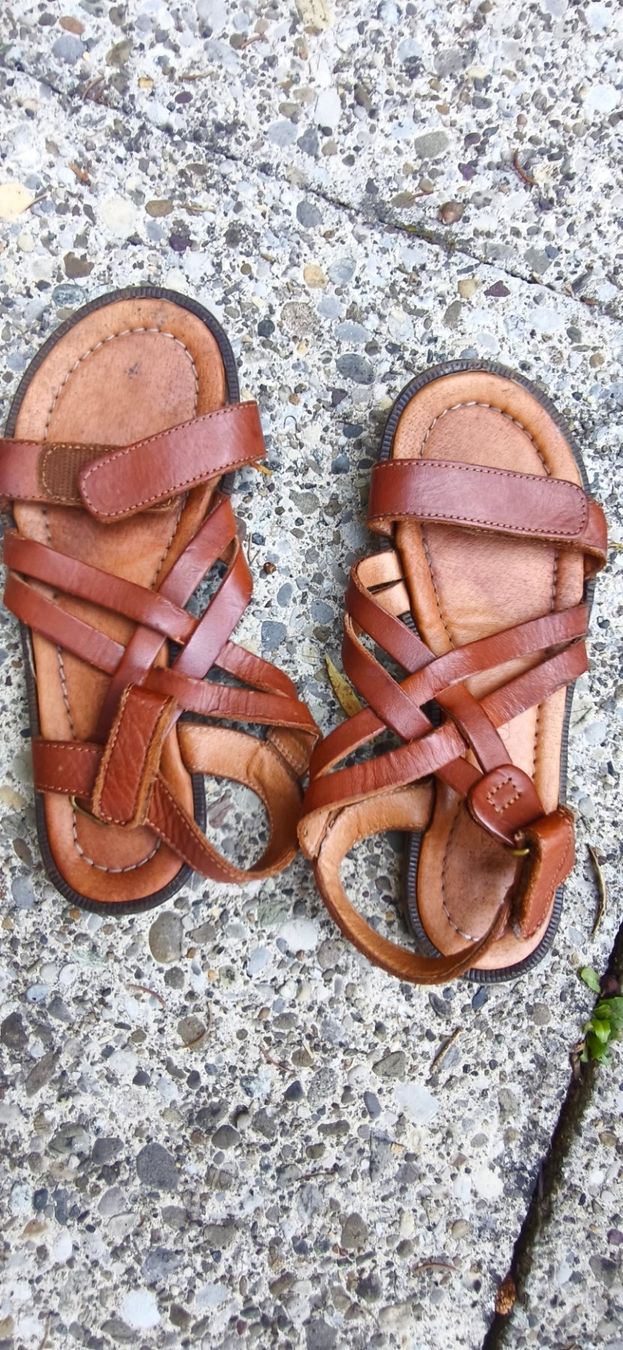 Scarpe per ragazzi: Kindersandalen Leder – Usato da Winterthur venduto da OldShatterhand1.