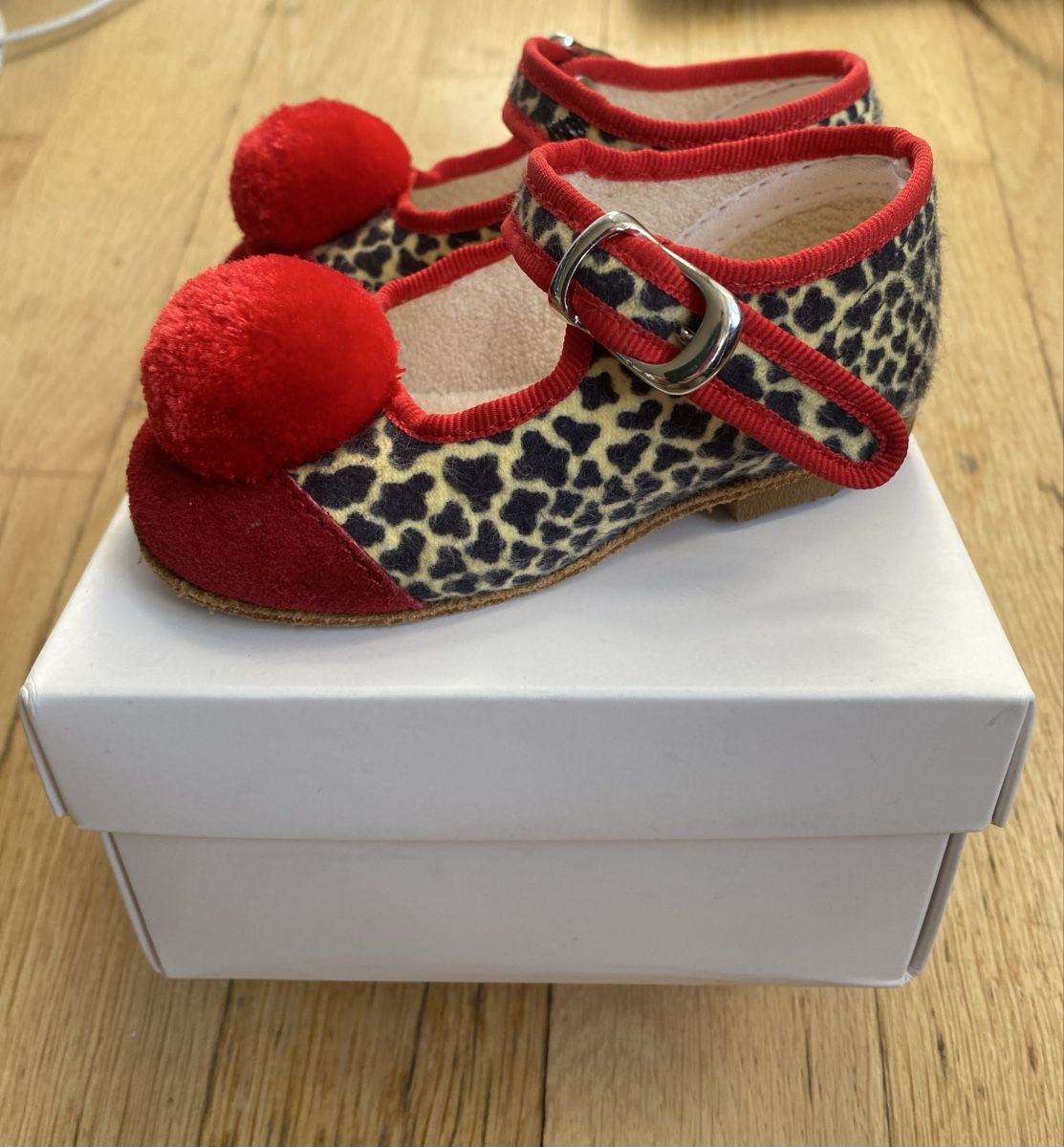 Tiger Swiss Scarpe per ragazzi: Original Tigerfinken, Gr 19, Classic Red – Usato da Zürich venduto da surfflake 3
