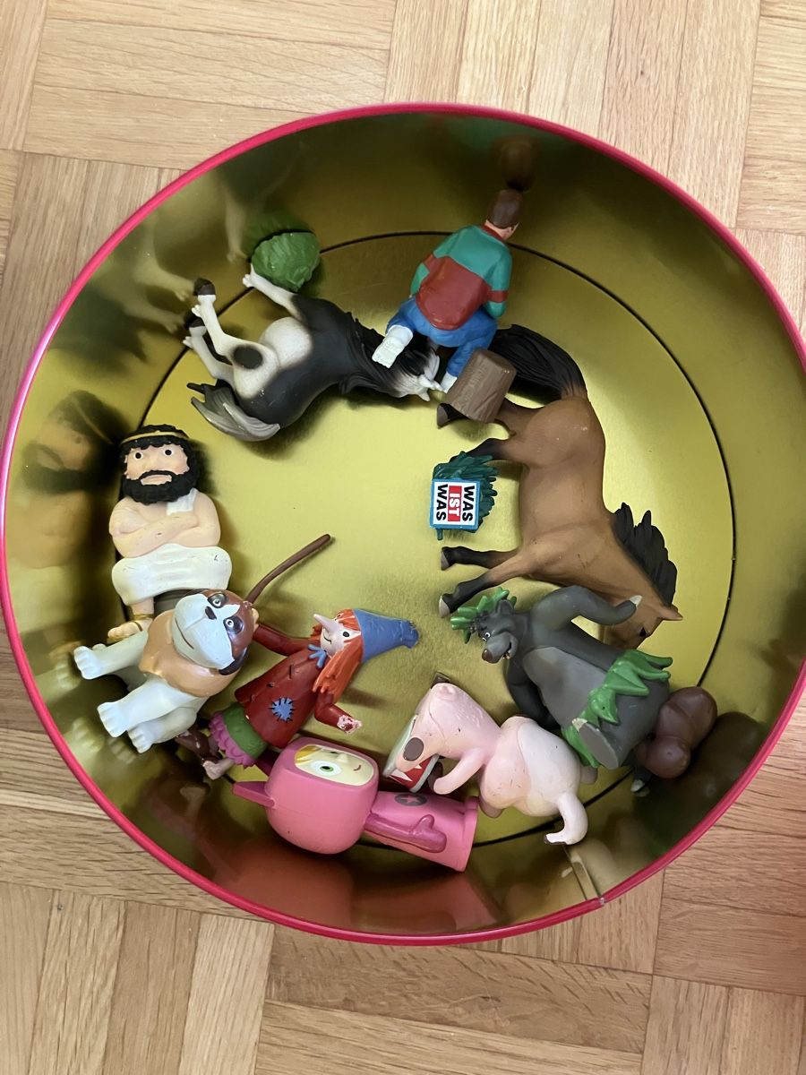 Giochi: Toonie Box mit Ladegerät und Figuren – Usato da Gattikon venduto da Oetti1