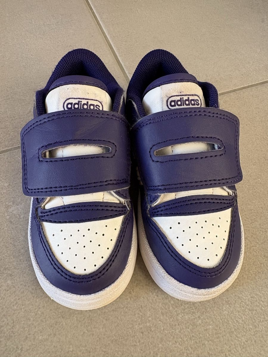 Adidas Scarpe da uomo: Sneakers Kinder Adidas Gr. 24 – Usato da Wolfhausen venduto da lala_wolfhausen