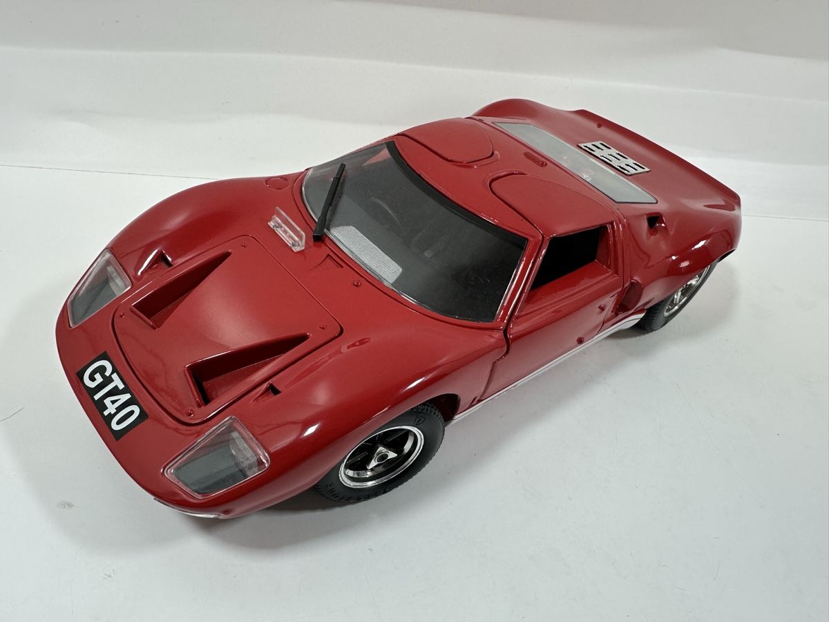 Jouef Modellini d'auto: Ford GT 40 1:18, rot, JOUEF EVOLUTION  – Usato da Zofingen venduto da rf9_x2xt 1