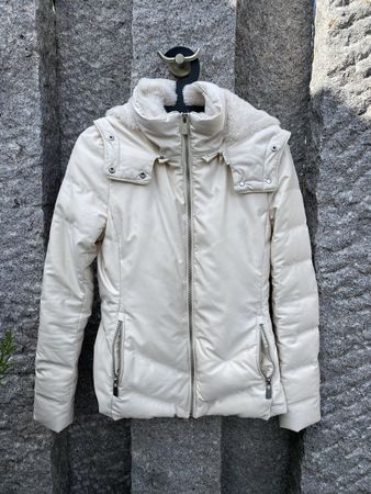 Weisse warme Damen Daunenjacke