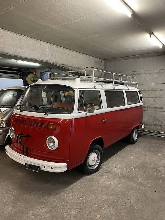 Mobilhome: VW T2, rouge et blanc. – Usato da Orsières venduto da Yan1977