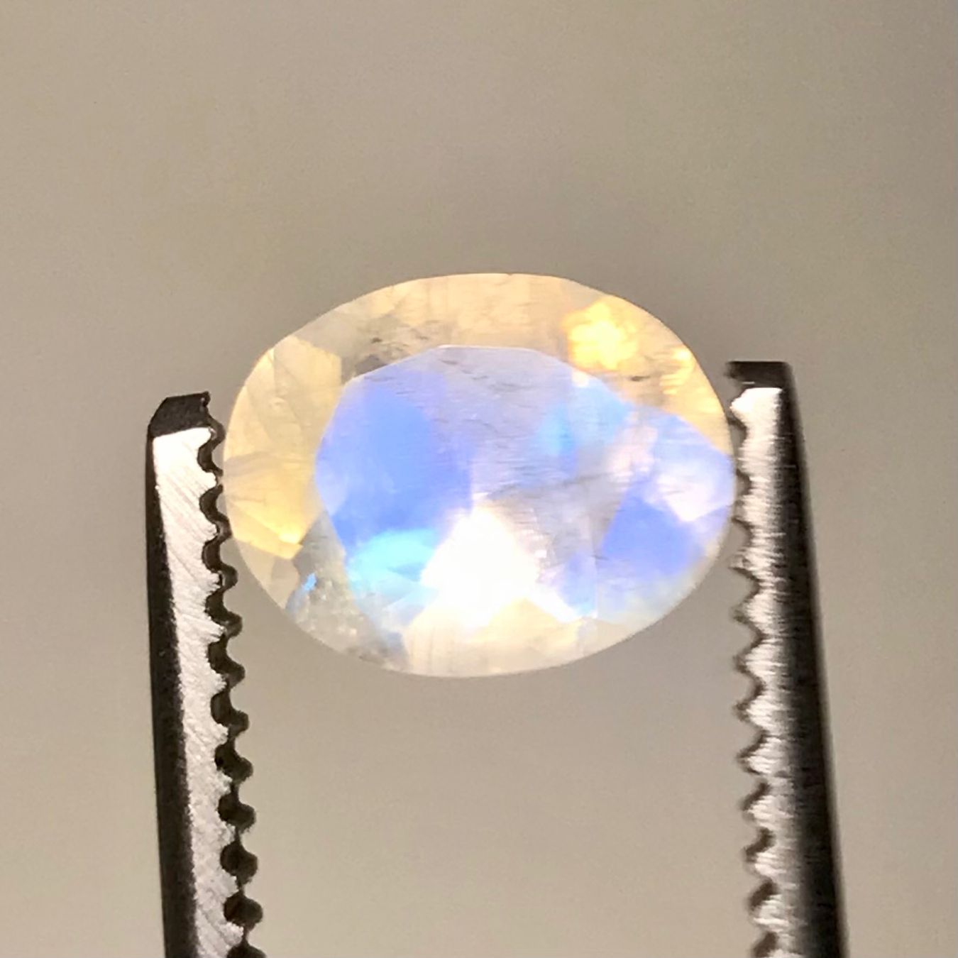 Pietre preziose: Regenbogen Mondstein, 1.5 Karat, weisser Labradorit – Nuovo (secondo la descrizione) da Biel venduto da djvalbnc 2