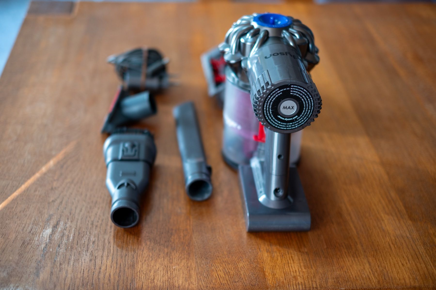 Dyson Aspirapolveri & Accessori: Dyson V6 Trigger Plus Handstaubsauger mit Zubehör – Usato da Basel venduto da Richardo_Basler 2