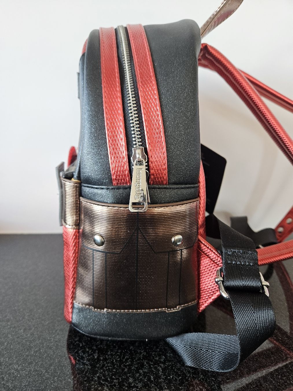 Loungefly Zaini: Loungefly Deadpool Marvel – neuf avec étiquette – Nuovo e nell'imballaggio originale da Morges venduto da Mlle_Croft_91 6