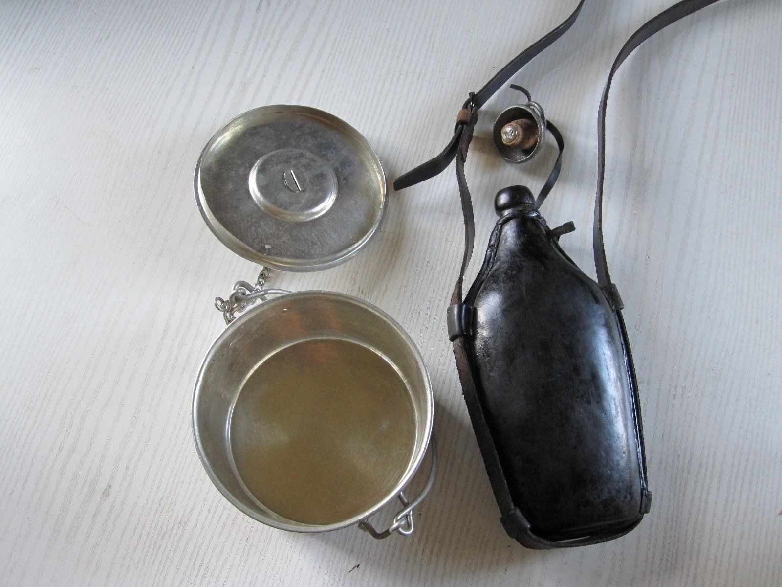 Armée suisse Equipement & pcs de rechange: Set Antike Gamelle, Feldflasche! – D'occasion à Worb par Santosdumont 2