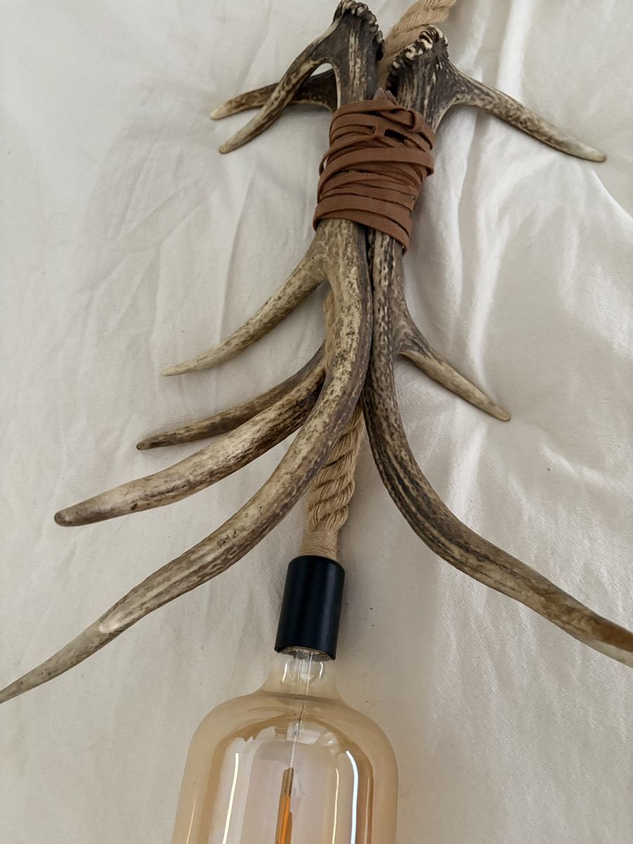 Lampade: Lampe en bois de cerf véritable  – Usato da Collombey venduto da eekym.b 3