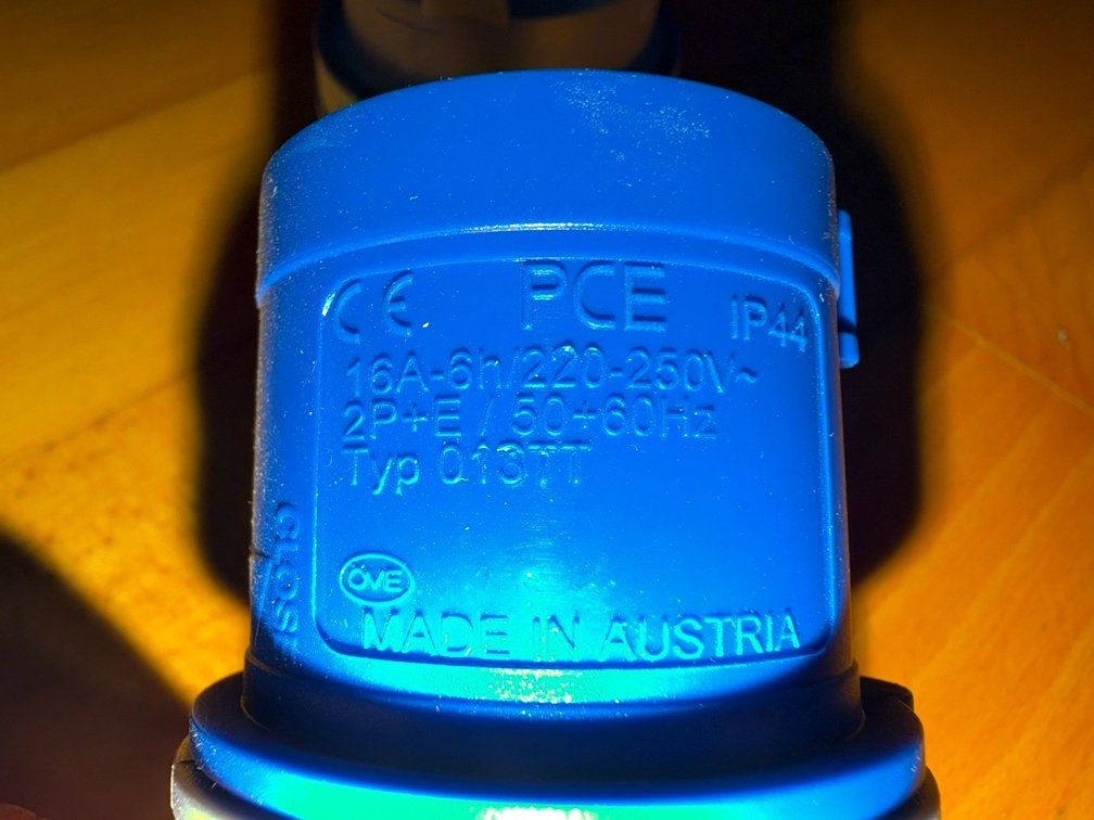 Fiches d'alim.: Stecker CEE16/6 230V blau PCE – D'occasion à Ehrendingen par KOLA16 2