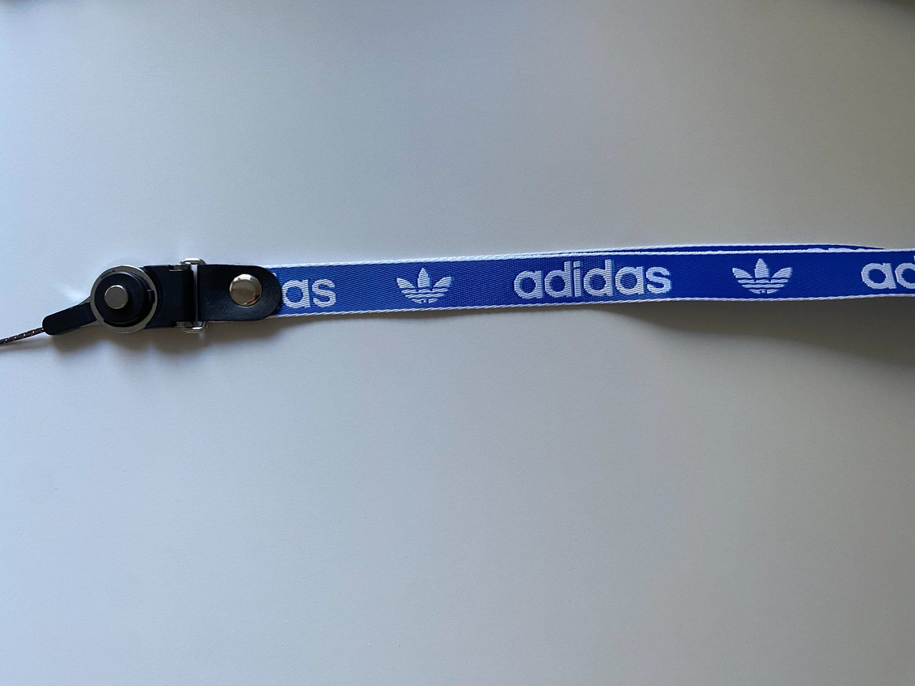 Adidas Porte-clés: 4 Neckbands/Key Holder – D'occasion à Gümligen par Vicky2