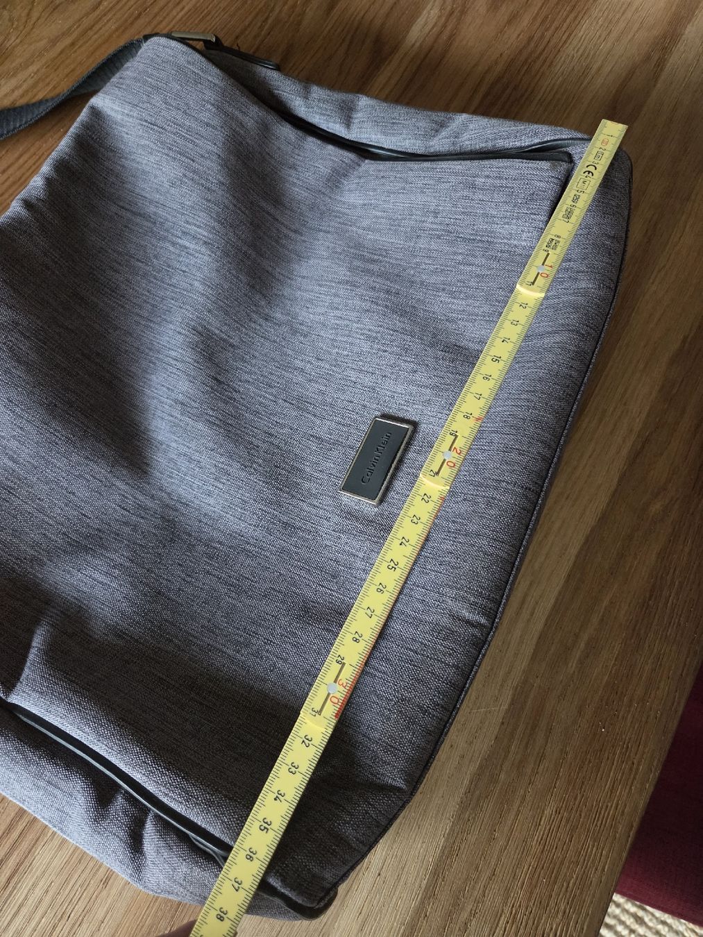 Sonstige Kleidung & Accessoires: Borsa tracolla messenger Calvin Klein grigio – Gebraucht aus Bellinzona von Eshau89 2