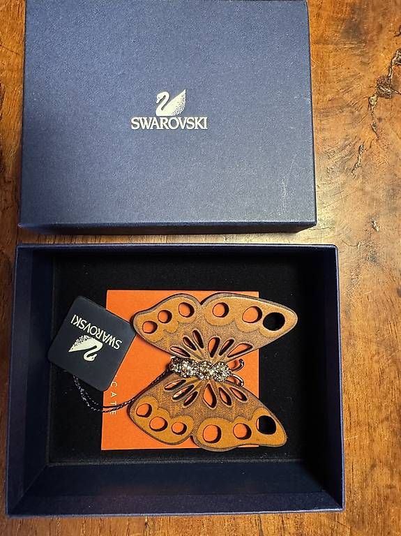 Broschen & Nadeln: Schmetterling - Brosche von Swarovsky – Gebraucht aus Birmensdorf ZH von FiKaVa