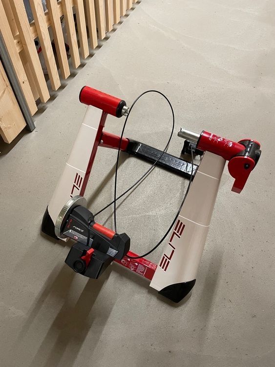 Vélos d'appartement: Elite Rollentrainer – D'occasion à Busswil BE par Niceli89