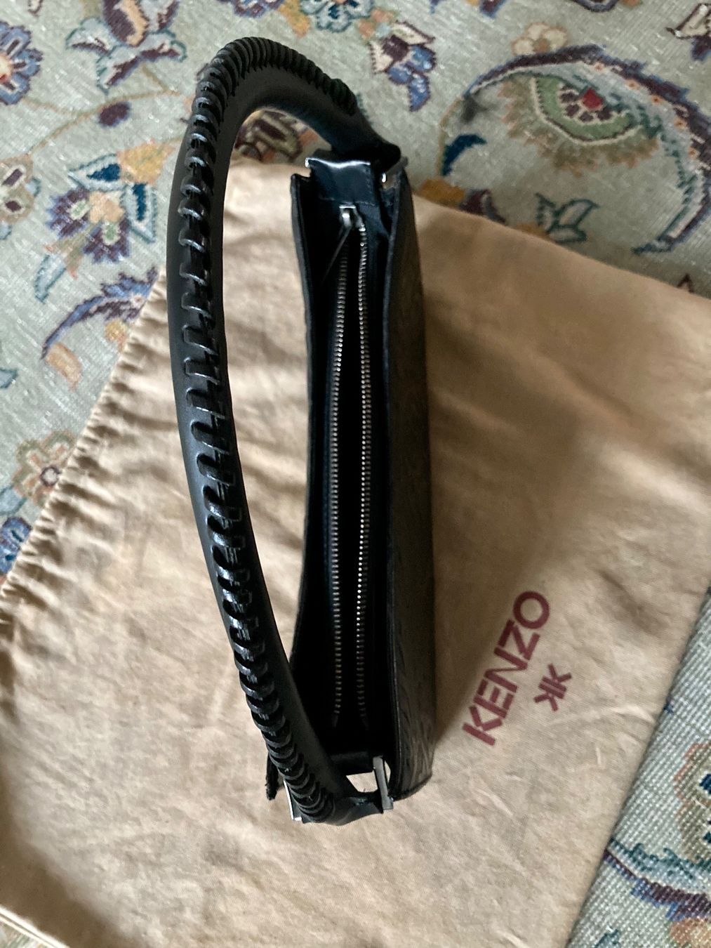 Kenzo Taschen für Damen: Orig. KENZO exquisite Handtasche Abendtasche Leder – Gebraucht aus Basel von aura_cu 8