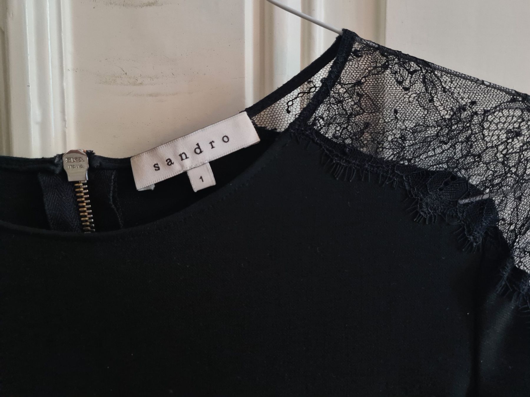 Sandro Kleider: Robe Sandro noire, manches dentelle T34 – Gebraucht aus Genève von Tresor305 2