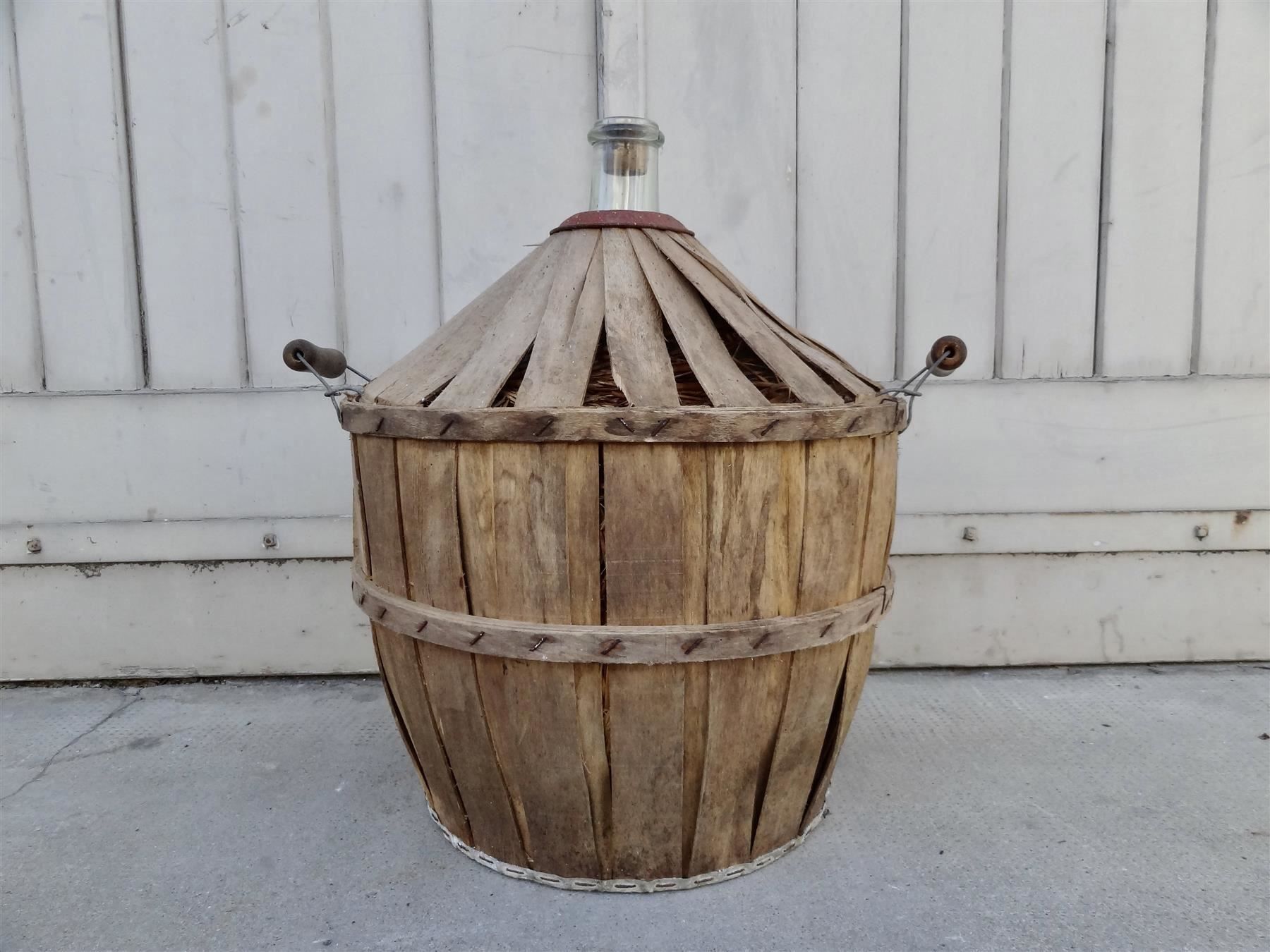Bottiglie: spezielle alte Korbflasche Holzkorb Span – Nuovo e nell'imballaggio originale da Kerzers venduto da Flaschenposten