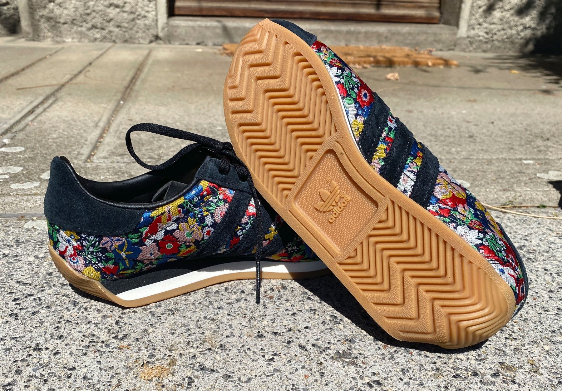 Adidas Damenschuhe: Adidas Liberty  London – Neu (gemäss Beschreibung) aus Grafenried von 3322 3