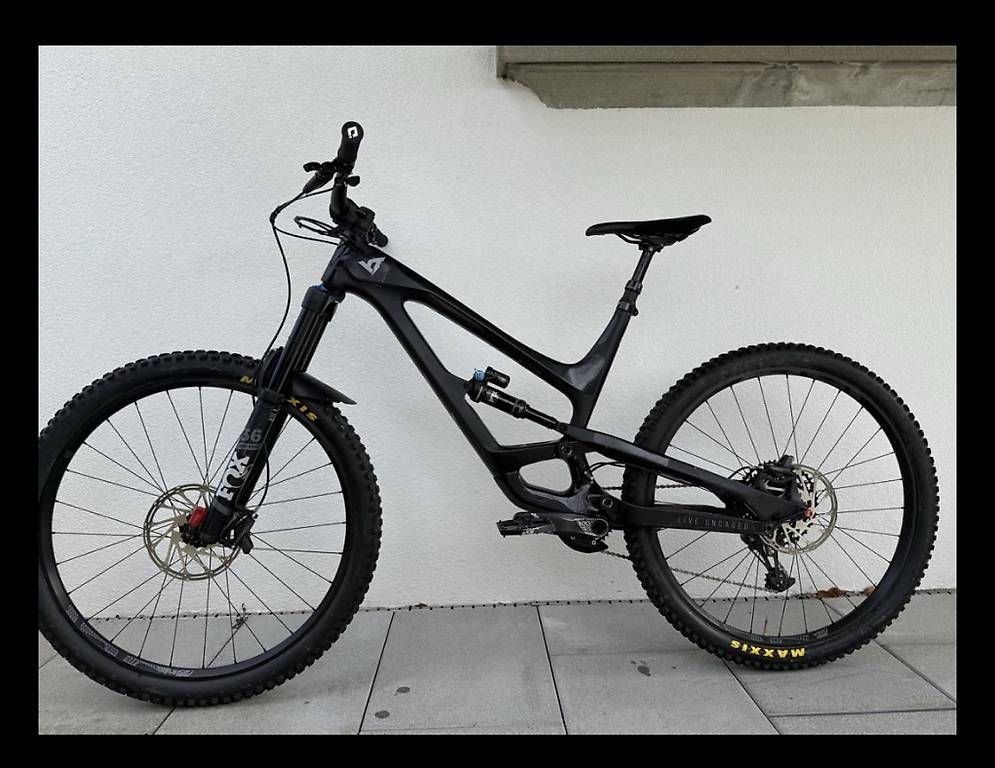 YT Biciclette: YT Capra Core 3 Carbon Enduro Bike – Usato da Münchwilen TG venduto da VeniceBeach02
