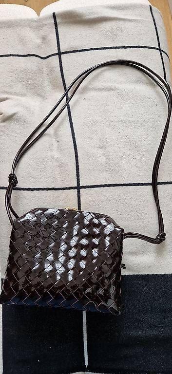 Borse da donna: Bottega Veneta Loop Small | Lackleder | Bordeauxp – Usato da Wettingen venduto da Lamadeux 1