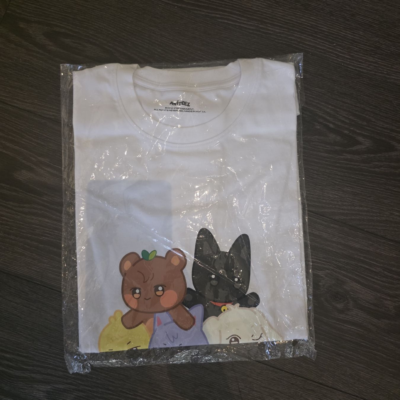 T-shirt: ateez aniteez t-shirt – Nuovo e nell'imballaggio originale da Vevey venduto da Shelovesyu._.u
