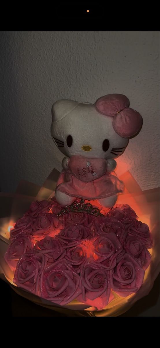 Tutte le decorazioni: Rosenbouquet mit Hello Kitty Stofftier – Nuovo e nell'imballaggio originale da Rheinfelden venduto da SilviaDobreva