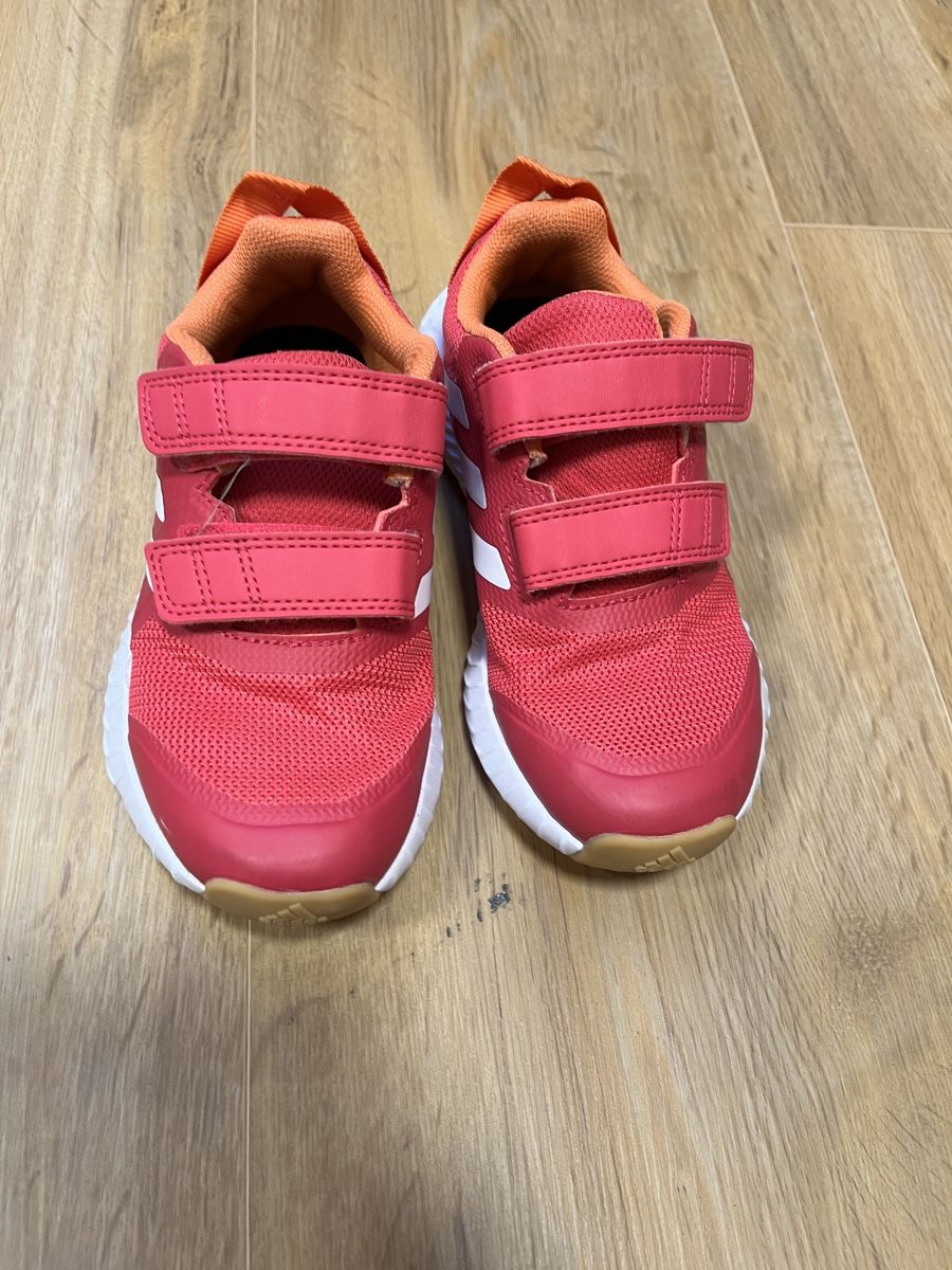 Adidas Scarpe per ragazze: Adidas Hallenturnschuhe Gr.31 – Usato da Schlatt ZH venduto da elocin-88