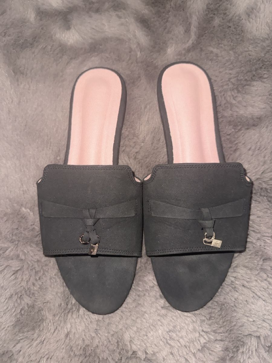 Damenschuhe: Pantoletten Damen schwarz – Gebraucht aus Niederhasli von elm_7pyv