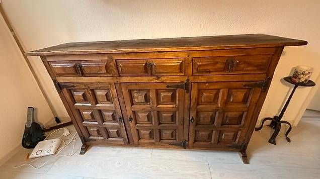Credenze: Rustikales Buffet / Anrichte aus Nussbaumholz – Usato da Tenniken venduto da nin_96h5