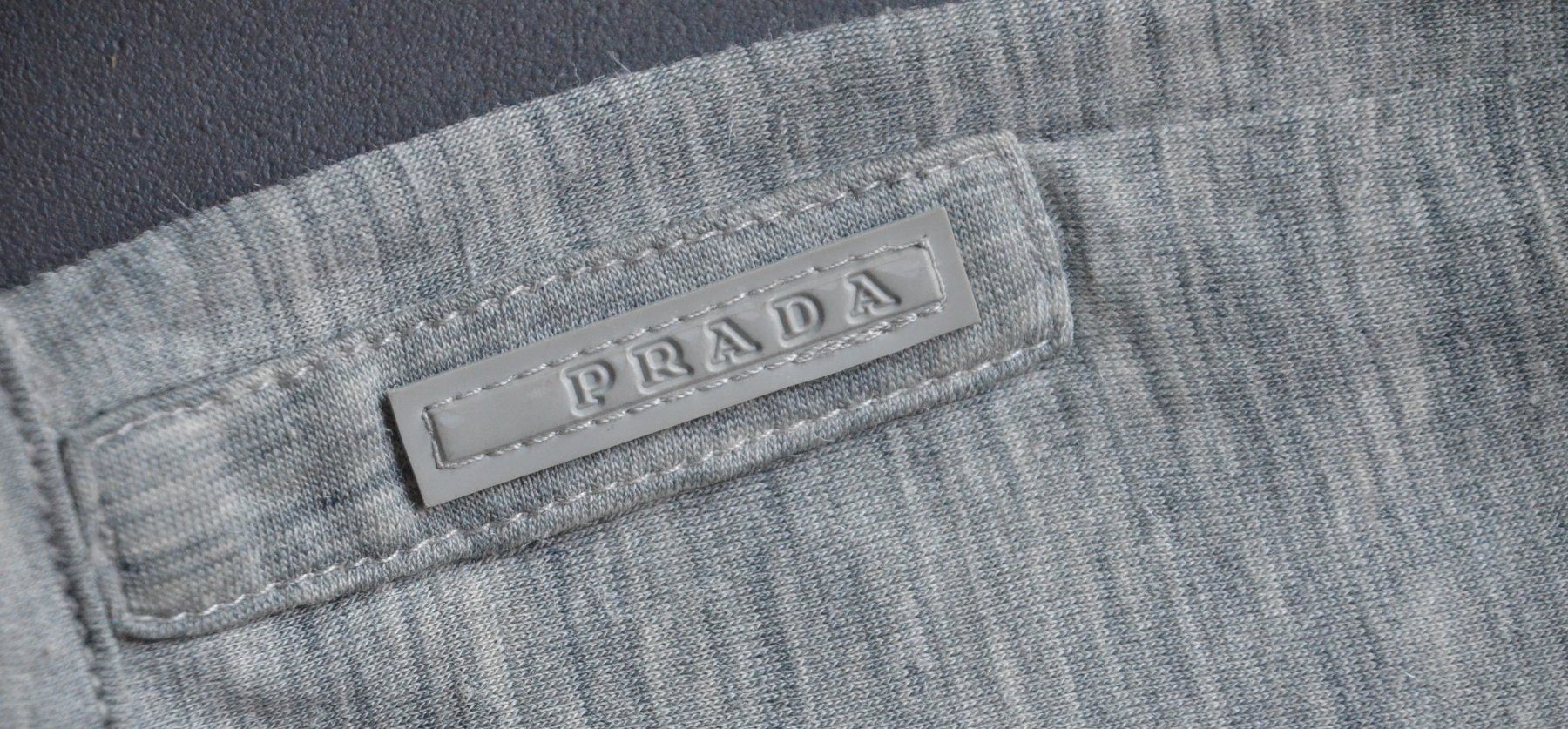 Prada Pulls & Sweat-shirts: Prada Pullover / Pull  M – D'occasion à Collonges par Auganien 2