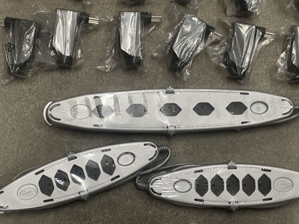 Spine: Abzweigstecker und Steckerleisten Set – Usato da Deitingen venduto da Himhip 3