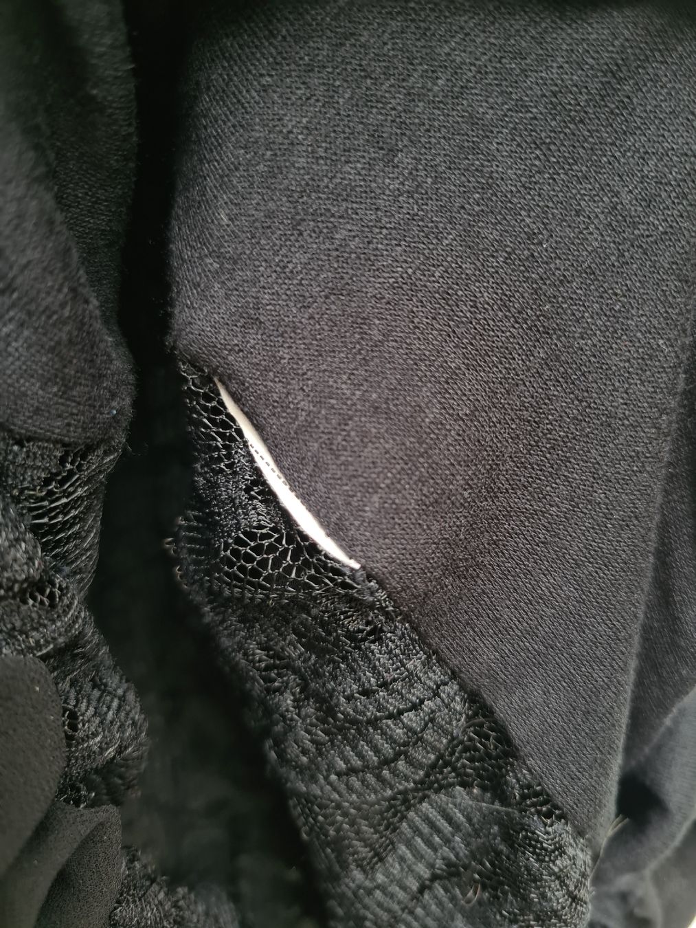 Tops: Schwarzes elegantes Top mit Spitze Gr. M – Gebraucht aus Ebikon von Songbird85 3