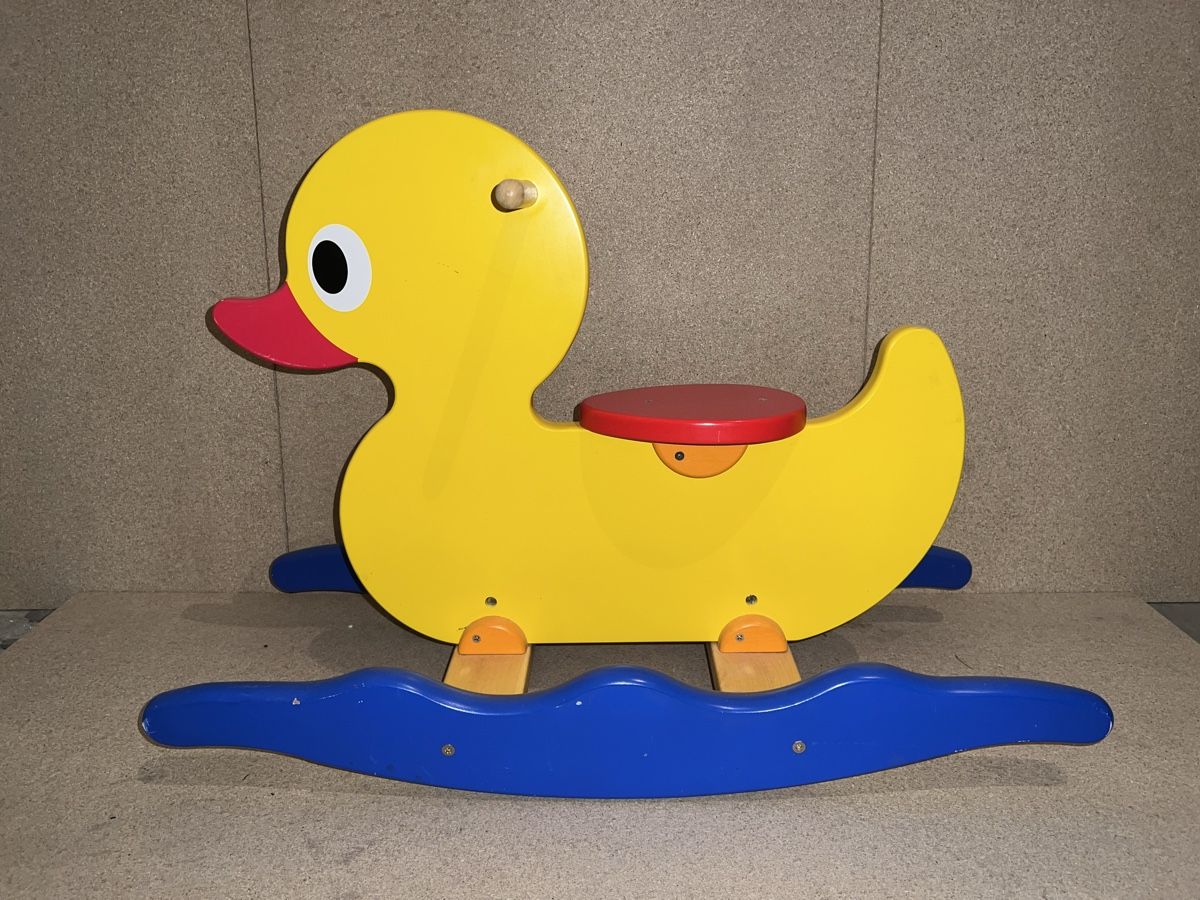 Spielzeuge: Schaukelpferd – Ente – Gebraucht aus Mörschwil von zitronenblau