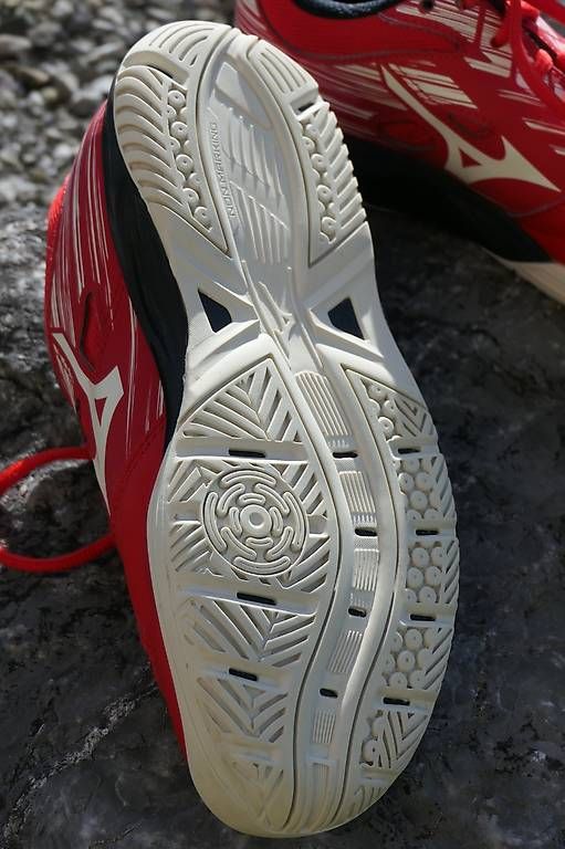 Herrenschuhe: Mizuno Hallenschuh rot Grösse 38 – Gebraucht aus Lenggenwil von Reto888 3