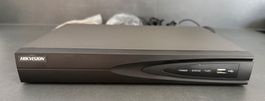 HIKVISION Model DS-7604NI-K1/4P + Kamera