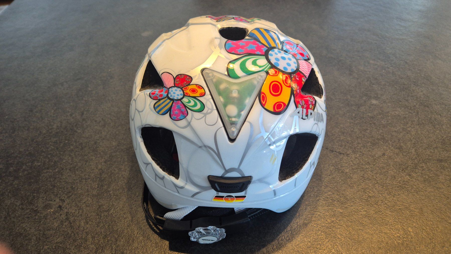 Alpina Caschi: Kinder Velohelm mit Flash-Licht – Usato da Wettingen venduto da Arcantos 1