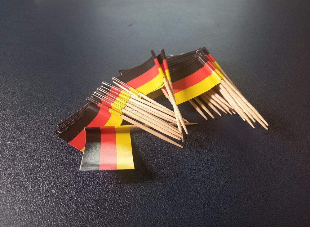  500x Mini-Flagge Deutschland / Mini drapeau Allemagne 