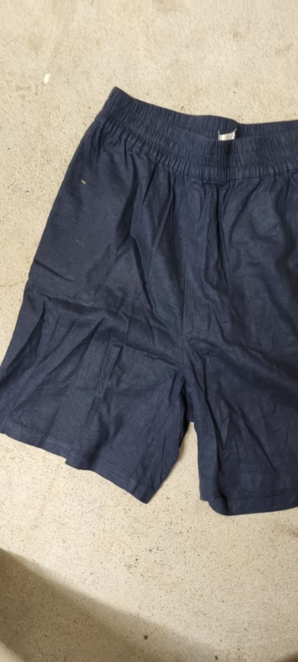 Gestuz Pantaloni: Kurze Hose der Topmarke Gestuz Gr.36 – Usato da Embrach venduto da Valday
