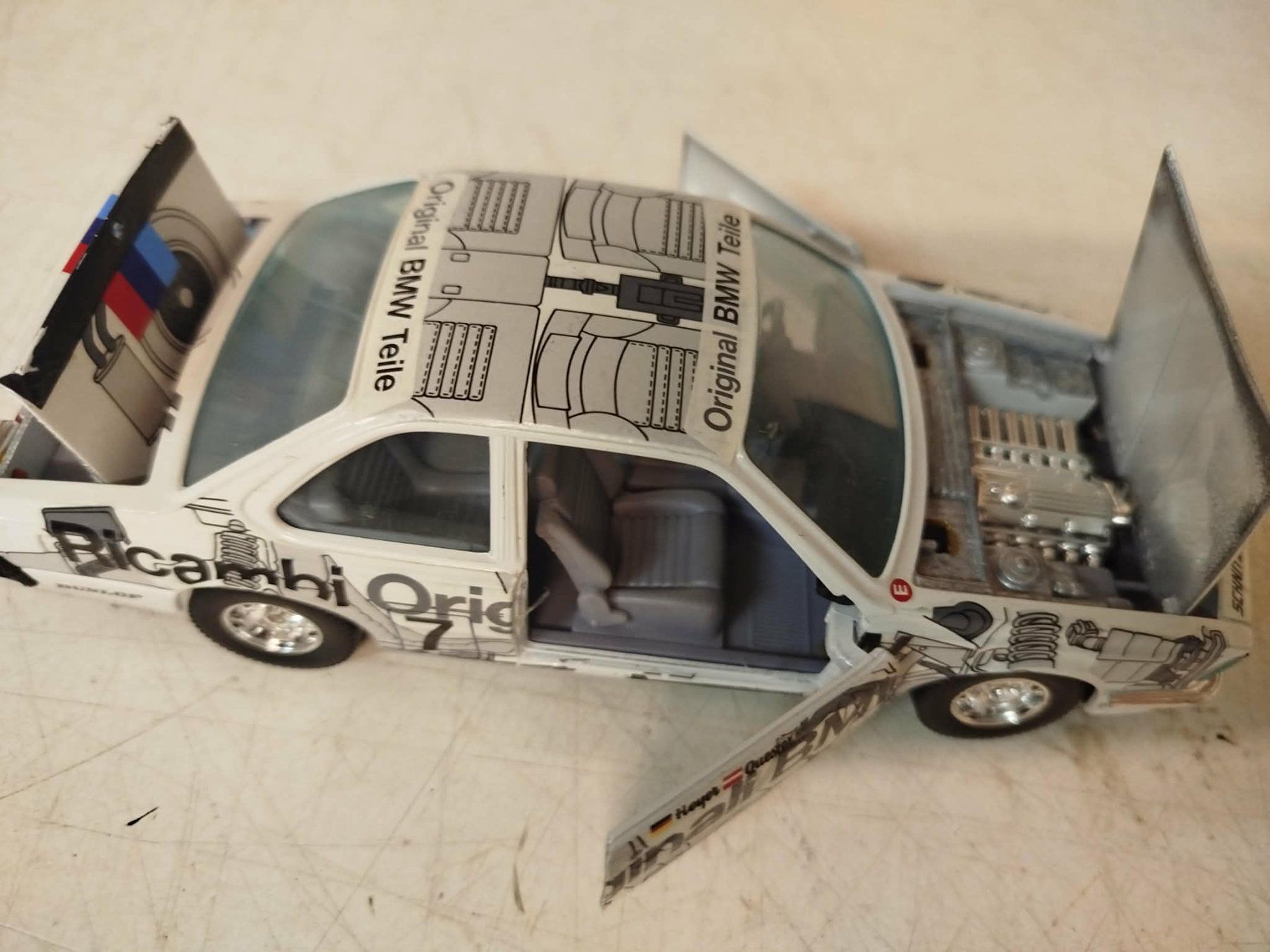 BMW Modellini d'auto: BMW 635 CSi  Burago – Usato da La Chaux-de-Fonds venduto da Emmaus2300CDF 3