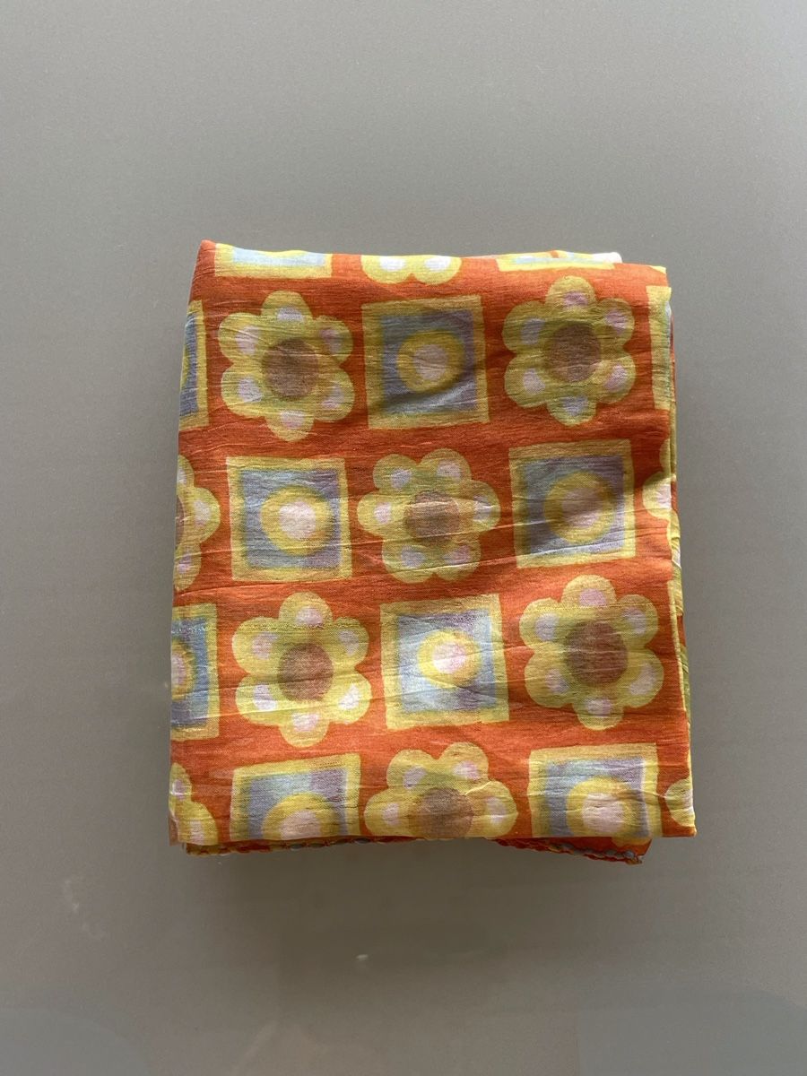 Foulard & Sciarpe: Foulard imprimé fleuri - jamais porté – Nuovo e nell'imballaggio originale da Vuadens venduto da Nina11 1