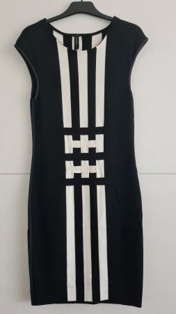 Marc Cain Strickkleid Gr. N4 / 40 schwarz-weiss, figurbetont