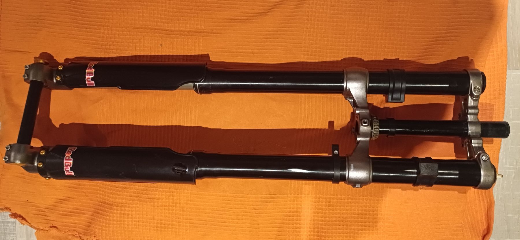 Sur-Ron Tutti i ricambio per moto: Fourche surron origine – Usato da Renens VD venduto da Kitealex