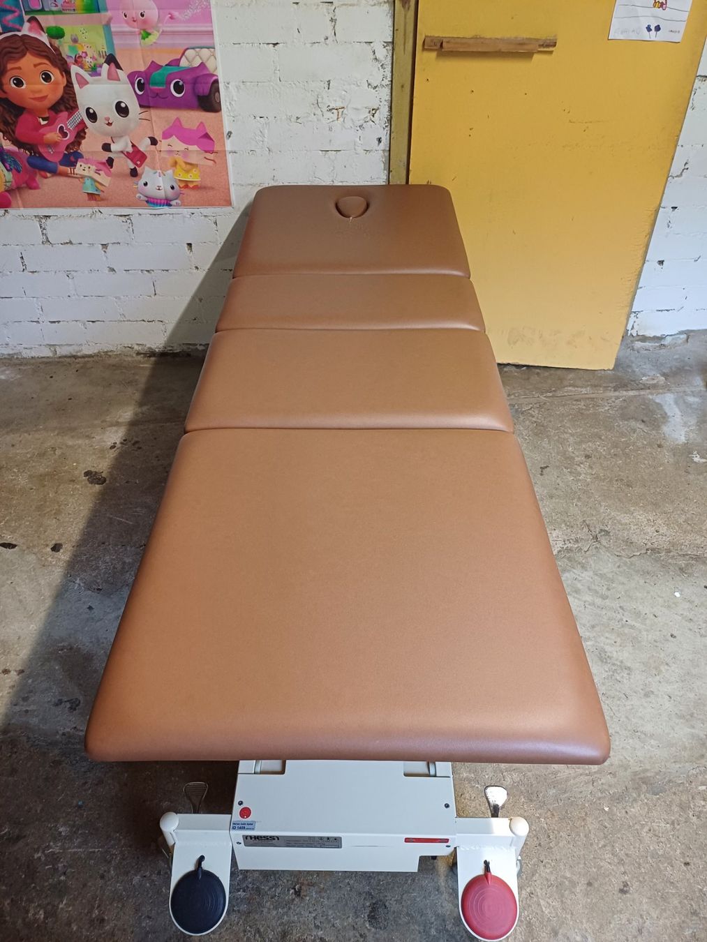 Lettini & sedie per cosmetici: Table de massage électrique, Elektrische Massageliege – Usato da Soubey venduto da Mike4102 1