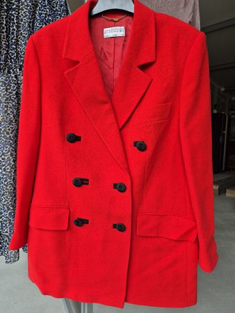 Givenchy: Veste rouge taille 50 super état