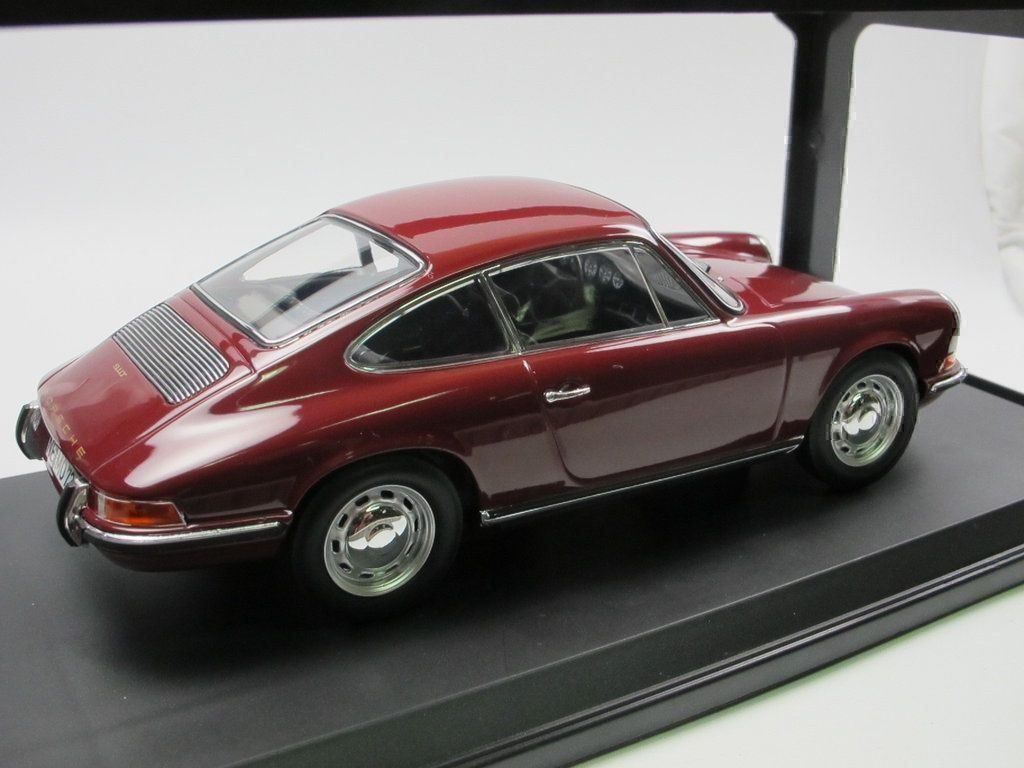 Porsche Modellautos: Porsche 911 T im Massstab 1:18 – Neu und originalverpackt aus Erlenbach im Simmental von  5