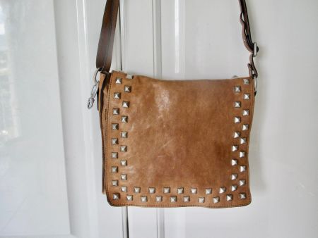 SAC EN BANDOULIERE ABRO CUIR NOISETTE
