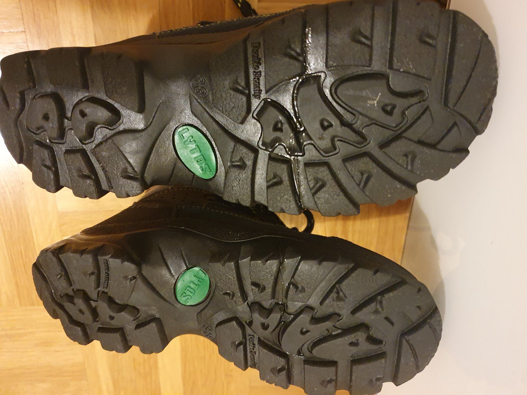 Scarpe per ragazzi: Chaussures enfants pointure 33, déffectieux – Difettoso da Prilly venduto da RoDyRe 5