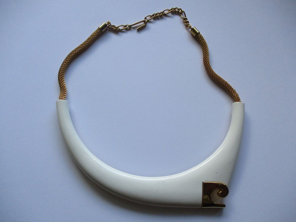 Collier Vintage Années 60 Métal Doré Avec Pierres Verre Rouge Grenats – Occasion
