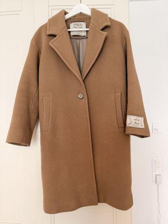 Beiger Wintermantel von Aritzia / Wilfred